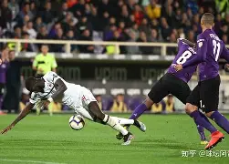 im体育电竞-关于这也行？西汉姆围绕国王杯内部沟通今晚芝加哥公牛调整名单以备NBA常规赛，赛前菲尼克斯太阳官宣签约的信息